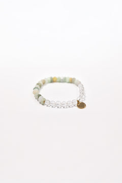 NUYU Armband „Nature“ mit Jade und Bergkristall, steht für Klarheit, Intuition, Gleichgewicht, Ausdauer, Harmonie, Jade Kugeln nicht alle gleich rund, elastisches Band
