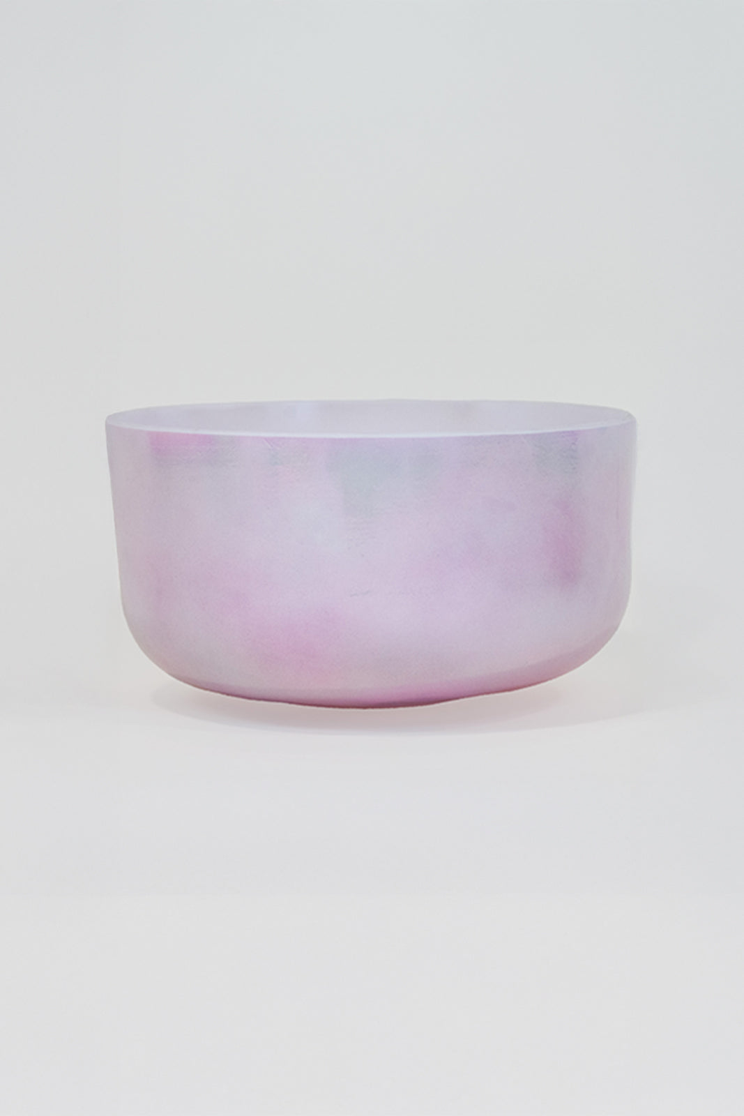 12 Zoll Alchemy Crystal Tones Klangschale „St. Germain Sky“, zartrosa mit feinem Schimmer aus Pink Gold und Platin, handgefertigt aus Quarz